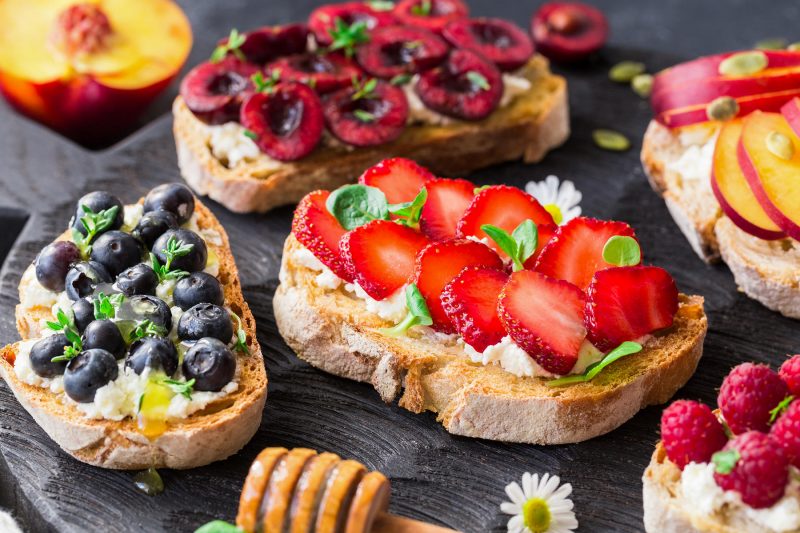 Toasts with Berries